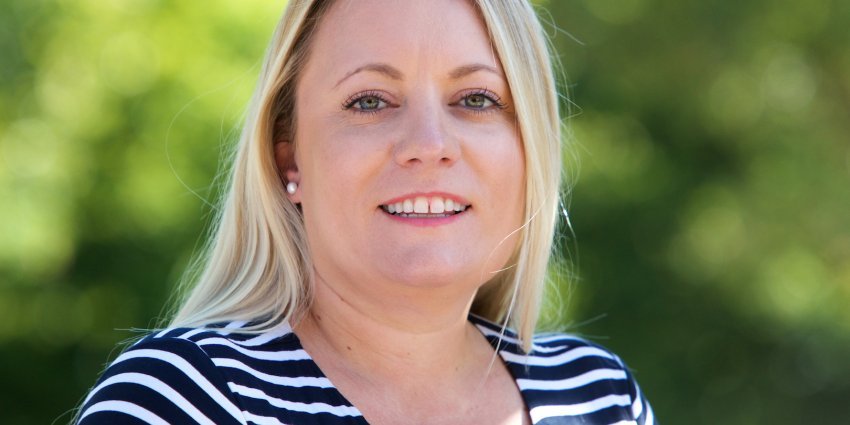 Kimberley_Davies_-_Copy_w850_h425